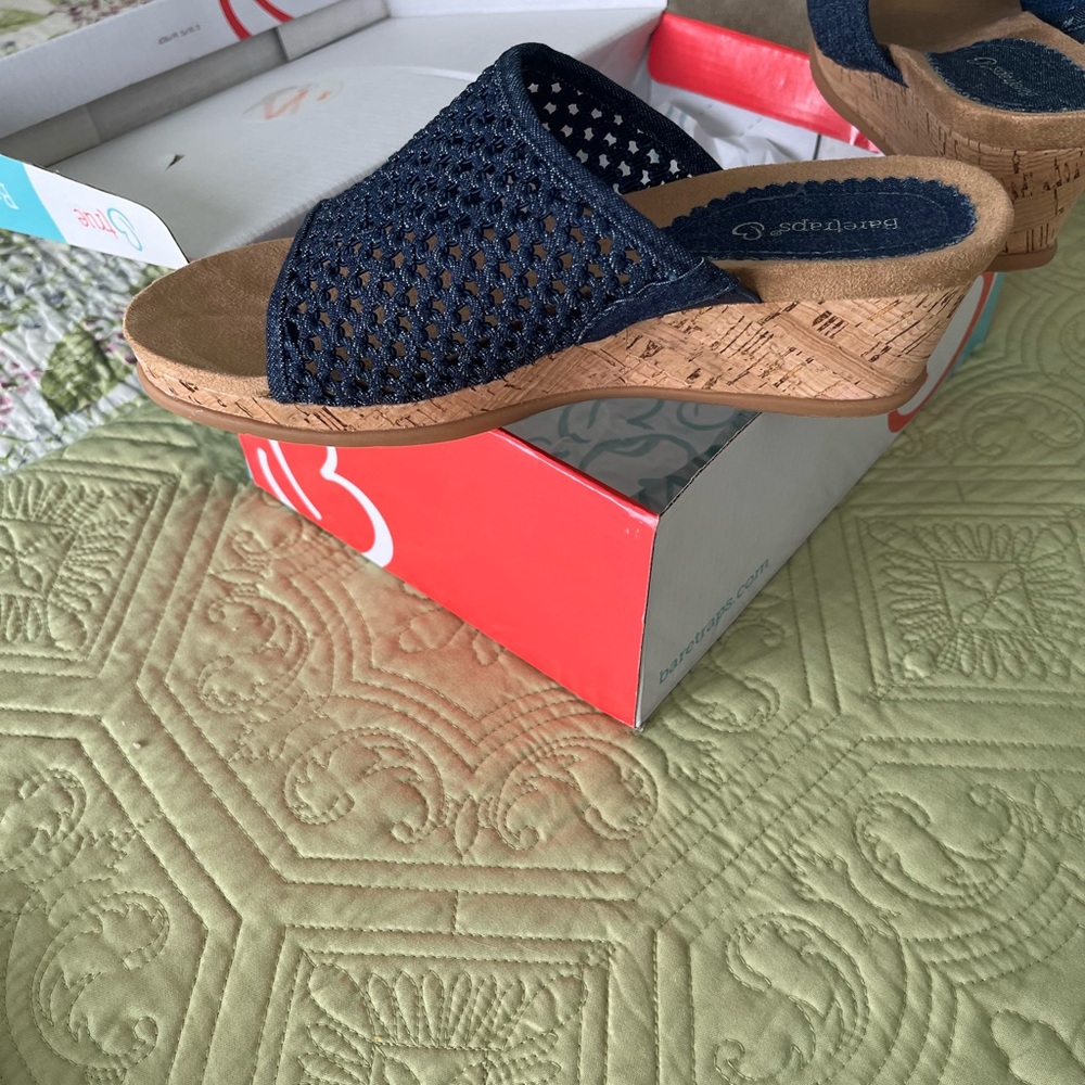 Baretraps Women's Navy Wedge Sandals